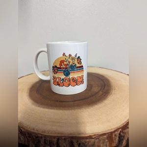 Pretty coffee cup. Super cute for summer.